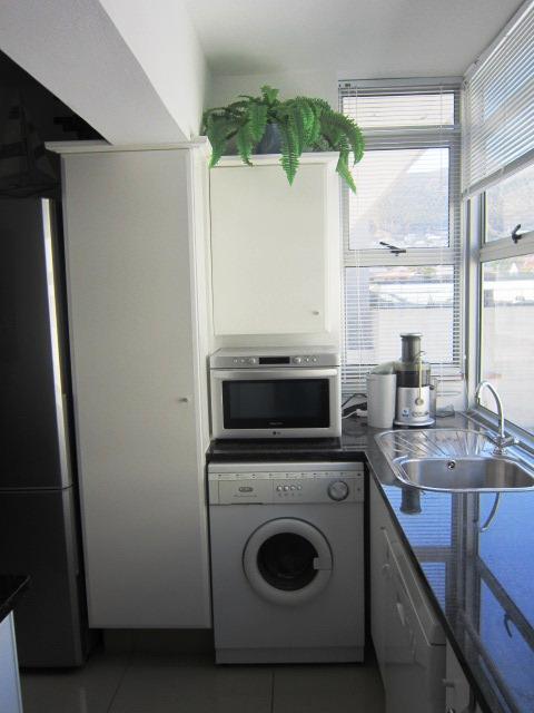 To Let 2 Bedroom Property for Rent in Sea Point Western Cape
